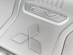 New 2019  Mitsubishi Outlander Plug-In Hybrid 4d SUV AWC GT at Promax Motors near Davenport, IA