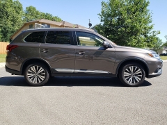 New 2019  Mitsubishi Outlander 4d SUV FWD SEL at Promax Motors near Davenport, IA