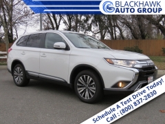 New 2019  Mitsubishi Outlander 4d SUV FWD SE at Promax Motors near Davenport, IA
