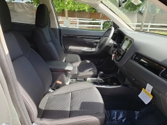 New 2019  Mitsubishi Outlander 4d SUV FWD ES at Promax Motors near Davenport, IA