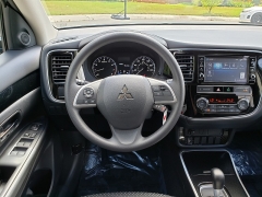 New 2019  Mitsubishi Outlander 4d SUV FWD ES at Promax Motors near Davenport, IA
