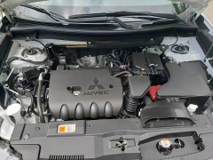 New 2019  Mitsubishi Outlander 4d SUV FWD SEL at Promax Motors near Davenport, IA