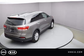 New 2018  Kia Sorento 4d SUV FWD LX at Promax Motors near Davenport, IA