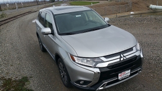 New 2019  Mitsubishi Outlander 4d SUV FWD SE at Promax Motors near Davenport, IA