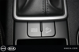 New 2018  Kia Sportage 4d SUV FWD LX at Promax Motors near Davenport, IA