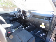 New 2019  Mitsubishi Outlander 4d SUV FWD ES at Promax Motors near Davenport, IA