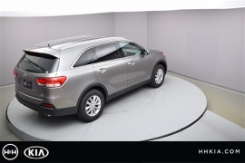 New 2018  Kia Sorento 4d SUV FWD LX at Promax Motors near Davenport, IA