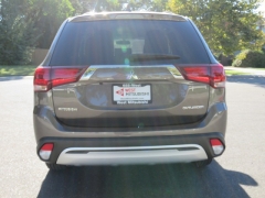 New 2019  Mitsubishi Outlander 4d SUV FWD ES at Promax Motors near Davenport, IA