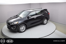 New 2018  Kia Sorento 4d SUV FWD LX at Promax Motors near Davenport, IA