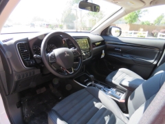 New 2019  Mitsubishi Outlander 4d SUV AWC SE at Promax Motors near Davenport, IA