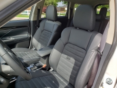 New 2019  Mitsubishi Outlander 4d SUV FWD SE at Promax Motors near Davenport, IA