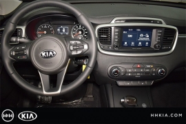 New 2018  Kia Sorento 4d SUV FWD LX at Promax Motors near Davenport, IA