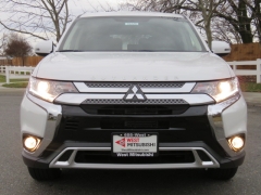 New 2019  Mitsubishi Outlander 4d SUV FWD SE at Promax Motors near Davenport, IA