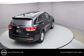 New 2018  Kia Sorento 4d SUV AWD LX at Promax Motors near Davenport, IA