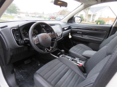 New 2019  Mitsubishi Outlander 4d SUV FWD SE at Promax Motors near Davenport, IA