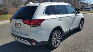 New 2019  Mitsubishi Outlander 4d SUV FWD SE at Promax Motors near Davenport, IA