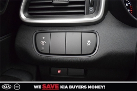 New 2018  Kia Sorento 4d SUV FWD LX at Promax Motors near Davenport, IA