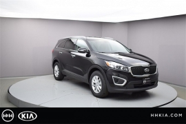 New 2018  Kia Sorento 4d SUV FWD LX at Promax Motors near Davenport, IA