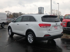 New 2017 Kia Sorento 4d Wagon AWD LX at Kia of Lincoln near Lincoln, NE