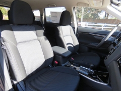 New 2019  Mitsubishi Outlander 4d SUV FWD ES at Promax Motors near Davenport, IA