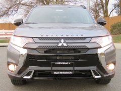 New 2019  Mitsubishi Outlander FWD at Promax Motors near Davenport, IA