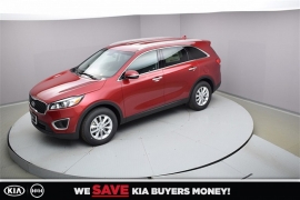 New 2018  Kia Sorento 4d SUV FWD LX at Promax Motors near Davenport, IA