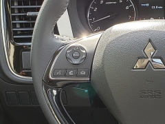 New 2019  Mitsubishi Outlander 4d SUV FWD SE at Promax Motors near Davenport, IA