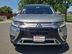 New 2019  Mitsubishi Outlander 4d SUV FWD SE at Promax Motors near Davenport, IA