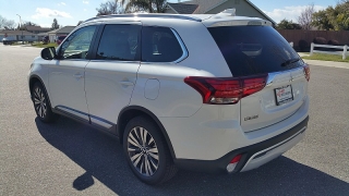 New 2019  Mitsubishi Outlander 4d SUV FWD SE at Promax Motors near Davenport, IA