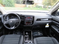 New 2019  Mitsubishi Outlander 4d SUV FWD SE at Promax Motors near Davenport, IA