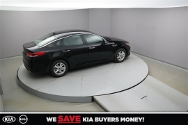 New 2018  Kia Optima 4d Sedan LX at Promax Motors near Davenport, IA