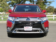 New 2019  Mitsubishi Outlander 4d SUV FWD SE at Promax Motors near Davenport, IA