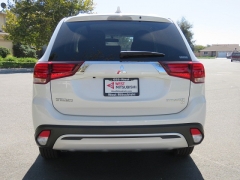 New 2019  Mitsubishi Outlander 4d SUV AWC SE at Promax Motors near Davenport, IA