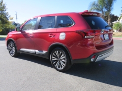 New 2019  Mitsubishi Outlander 4d SUV FWD SE at Promax Motors near Davenport, IA