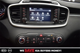 New 2018  Kia Sorento 4d SUV FWD LX at Promax Motors near Davenport, IA