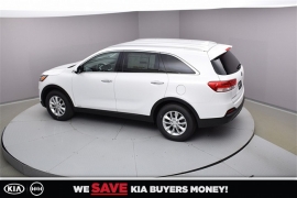 New 2018  Kia Sorento 4d SUV AWD LX at Promax Motors near Davenport, IA