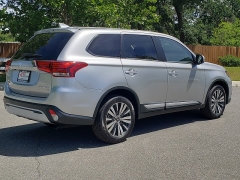 New 2019  Mitsubishi Outlander 4d SUV FWD SE at Promax Motors near Davenport, IA