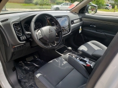 New 2019  Mitsubishi Outlander 4d SUV FWD SEL at Promax Motors near Davenport, IA