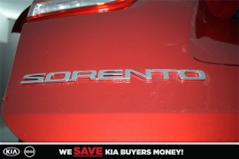 New 2018  Kia Sorento 4d SUV FWD LX at Promax Motors near Davenport, IA