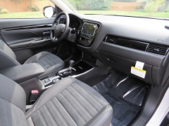 New 2019  Mitsubishi Outlander 4d SUV FWD SE at Promax Motors near Davenport, IA