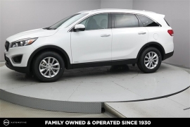 New 2018  Kia Sorento 4d SUV AWD LX at Promax Motors near Davenport, IA