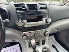 Used 2011  Toyota Highlander 4WD 4dr V6 &lpar;Natl&rpar; at B&L Auto Sales near West Columbia&comma; SC