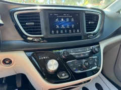Used 2019  Chrysler Pacifica Touring L FWD at B&L Auto Sales near West Columbia&comma; SC