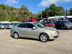 Used 2006  Volkswagen Jetta Sedan 4dr 2&period;5L at B&L Auto Sales near West Columbia&comma; SC