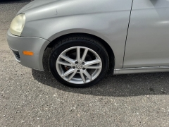 Used 2006  Volkswagen Jetta Sedan 4dr 2&period;5L at B&L Auto Sales near West Columbia&comma; SC