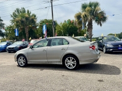 Used 2006  Volkswagen Jetta Sedan 4dr 2&period;5L at B&L Auto Sales near West Columbia&comma; SC