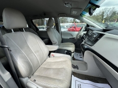 Used 2013  Toyota Sienna 5dr Van V6 LE FWD &lpar;Natl&rpar; at B&L Auto Sales near West Columbia&comma; SC
