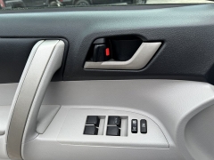 Used 2011  Toyota Highlander 4WD 4dr V6 &lpar;Natl&rpar; at B&L Auto Sales near West Columbia&comma; SC