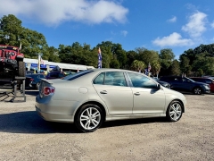 Used 2006  Volkswagen Jetta Sedan 4dr 2&period;5L at B&L Auto Sales near West Columbia&comma; SC