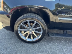 Used 2012  Cadillac Escalade 4d SUV AWD Platinum at B&L Auto Sales near West Columbia&comma; SC